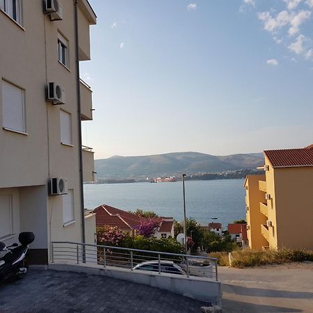 Apartment Tihana Трогир Экстерьер фото