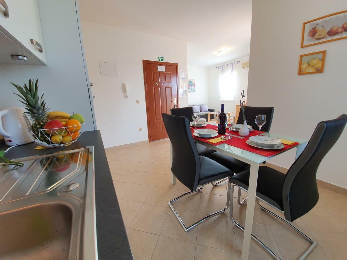 Apartment Tihana Трогир Экстерьер фото