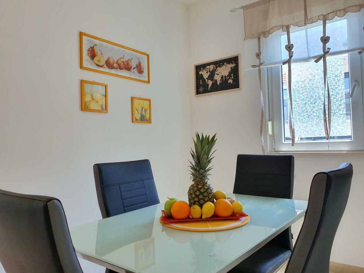 Apartment Tihana Трогир Экстерьер фото