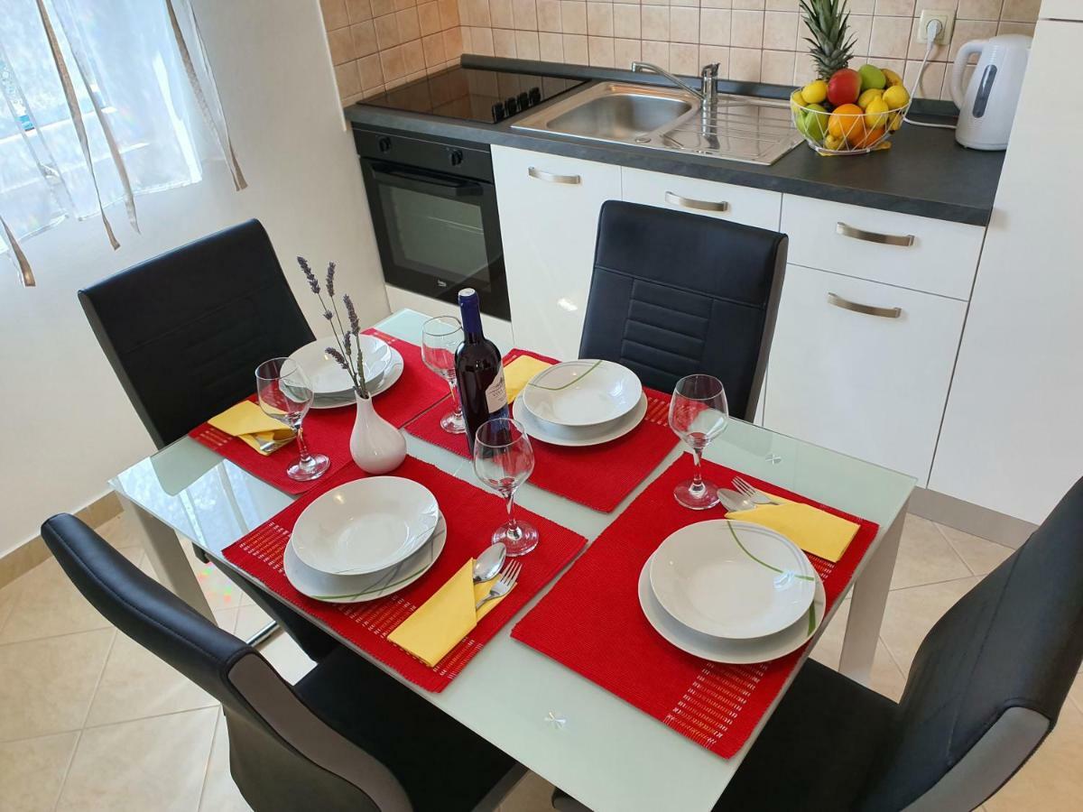 Apartment Tihana Трогир Экстерьер фото